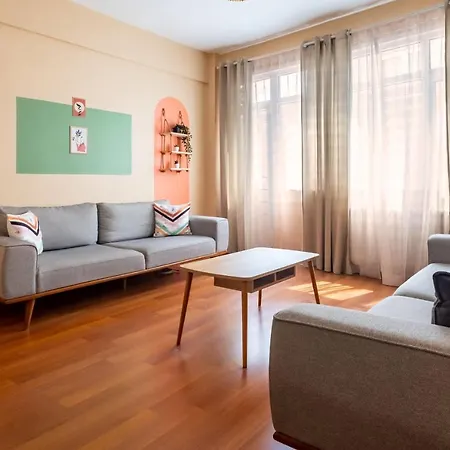 Lejlighed Excellent Flat With Balcony Located Near Kabatas Ferry Station And Taksim Square In Beyoglu
