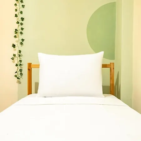 Excellent Flat With Balcony Located Near Kabatas Ferry Station And Taksim Square In Beyoglu *