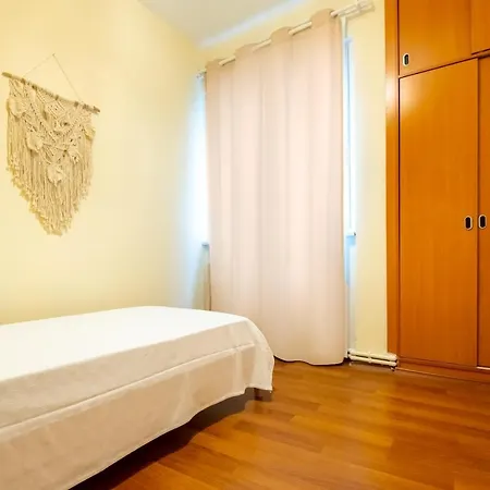 Lejlighed Excellent Flat With Balcony Located Near Kabatas Ferry Station And Taksim Square In Beyoglu